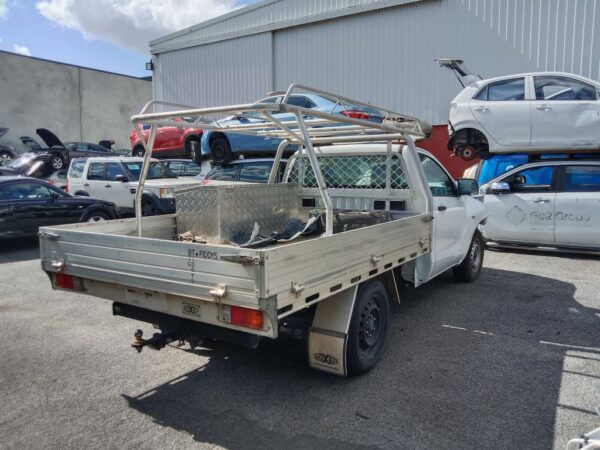P5162 - Mazda BT-50 2017 White Wrecking - Image 13