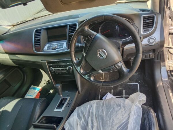 P5166 - Nissan Maxima 2011 Grey Wrecking - Image 3
