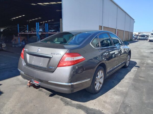 P5166 - Nissan Maxima 2011 Grey Wrecking - Image 9