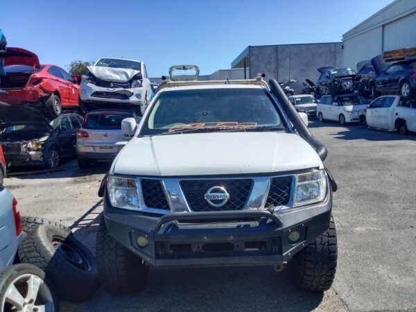 P5168 - Nissan Navara 2014 White Wrecking