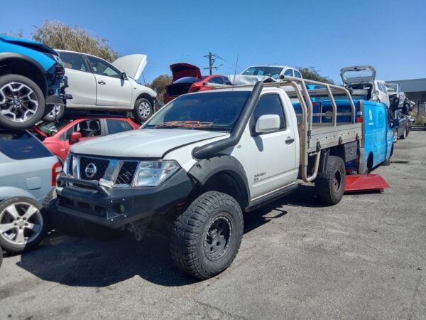 P5168 - Nissan Navara 2014 White Wrecking - Image 16