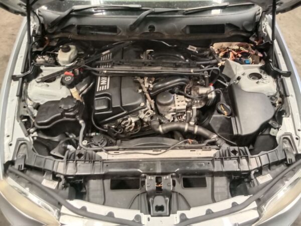 P5169 - BMW 120i 1 SERIES 2006 Silver Wrecking - Image 2