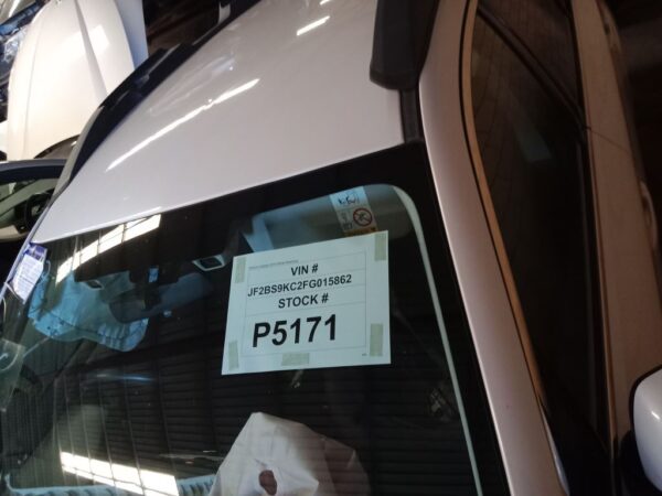 P5171 - Subaru outback 2015 White Wrecking - Image 2