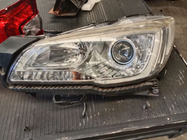 P5171 - Subaru outback 2015 White Wrecking - Image 5
