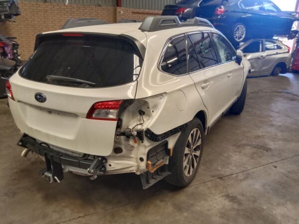 P5171 - Subaru outback 2015 White Wrecking - Image 10