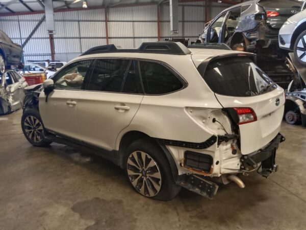 P5171 - Subaru outback 2015 White Wrecking - Image 11