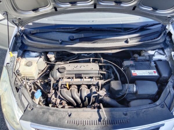 P5173 - Hyundai i20 2011 Silver Wrecking - Image 2