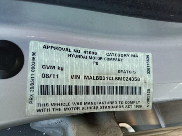P5173 - Hyundai i20 2011 Silver Wrecking - Image 10