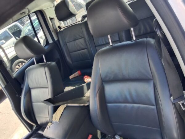 P5174 - Volkswagen Amarok 2013 Silver Wrecking - Image 2