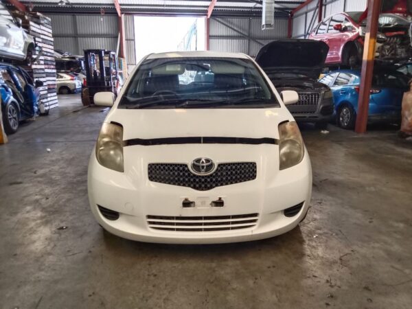 P5175 - Toyota Yaris 2008 White Wrecking