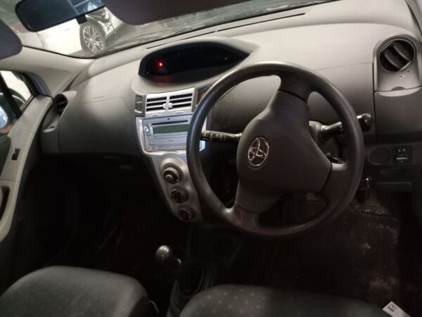 P5175 - Toyota Yaris 2008 White Wrecking - Image 3