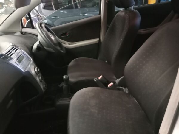 P5175 - Toyota Yaris 2008 White Wrecking - Image 5