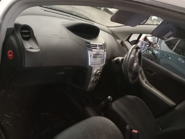 P5175 - Toyota Yaris 2008 White Wrecking - Image 6