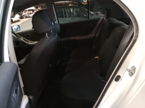 P5175 - Toyota Yaris 2008 White Wrecking - Image 7