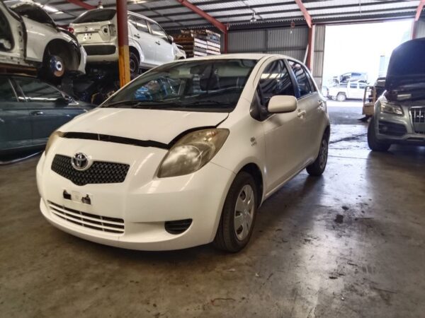 P5175 - Toyota Yaris 2008 White Wrecking - Image 9
