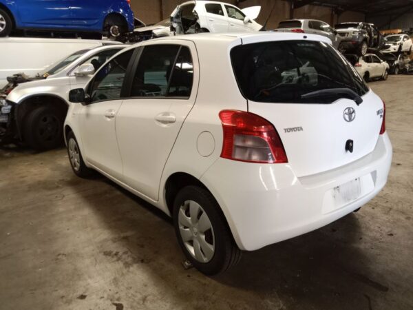 P5175 - Toyota Yaris 2008 White Wrecking - Image 12