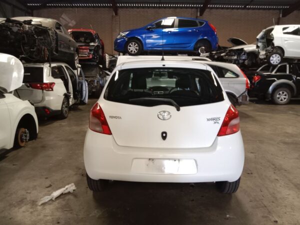 P5175 - Toyota Yaris 2008 White Wrecking - Image 13