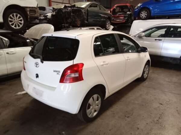 P5175 - Toyota Yaris 2008 White Wrecking - Image 14