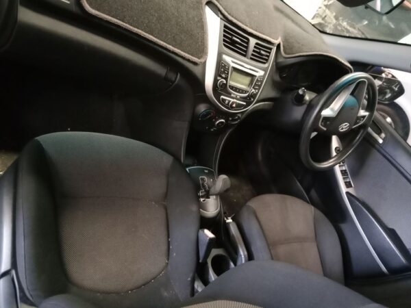 P5176 - Hyundai accent 2012 Blue Wrecking - Image 2