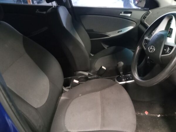 P5176 - Hyundai accent 2012 Blue Wrecking - Image 5