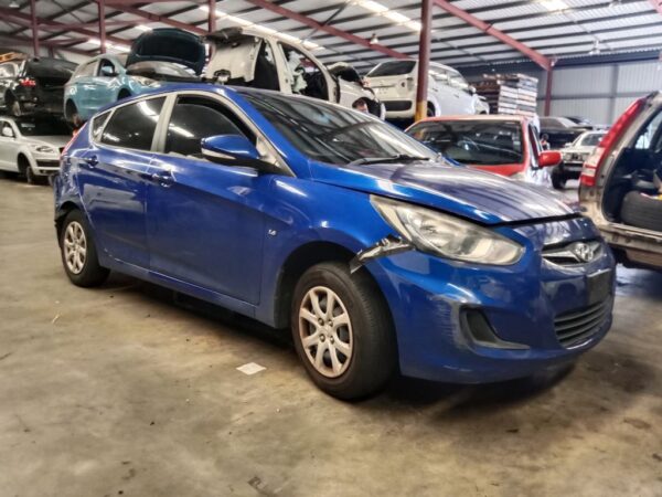 P5176 - Hyundai accent 2012 Blue Wrecking - Image 14
