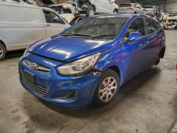 P5176 - Hyundai accent 2012 Blue Wrecking - Image 15