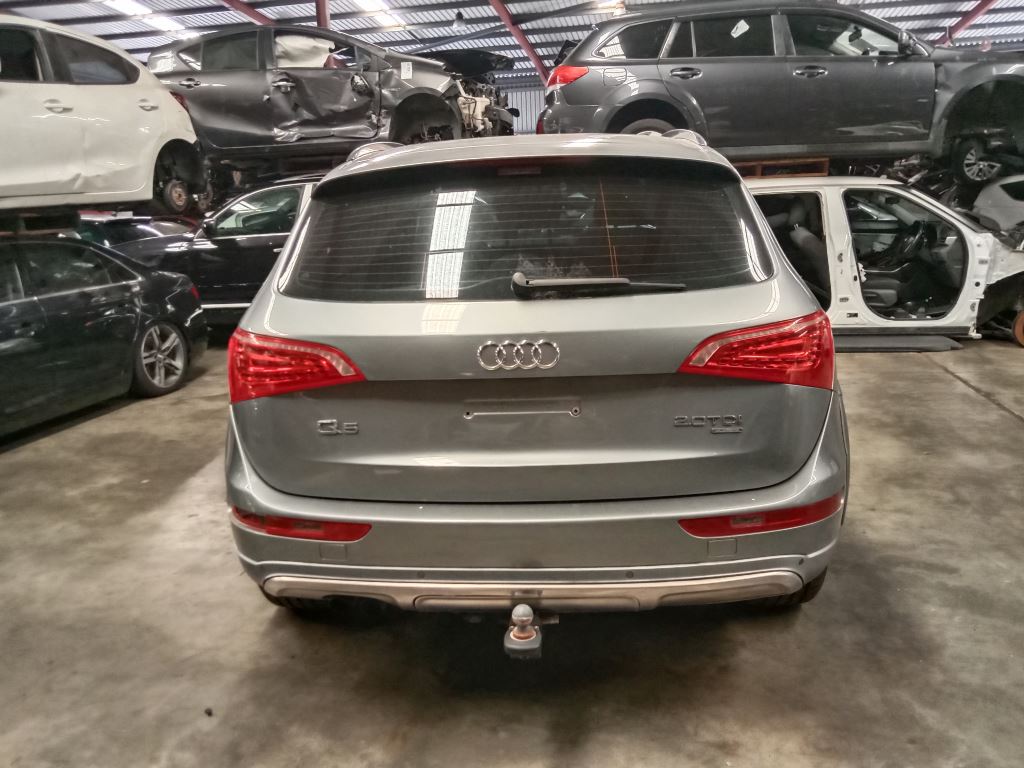 P5177 - Audi Q5 2010 Grey Wrecking - Image 10