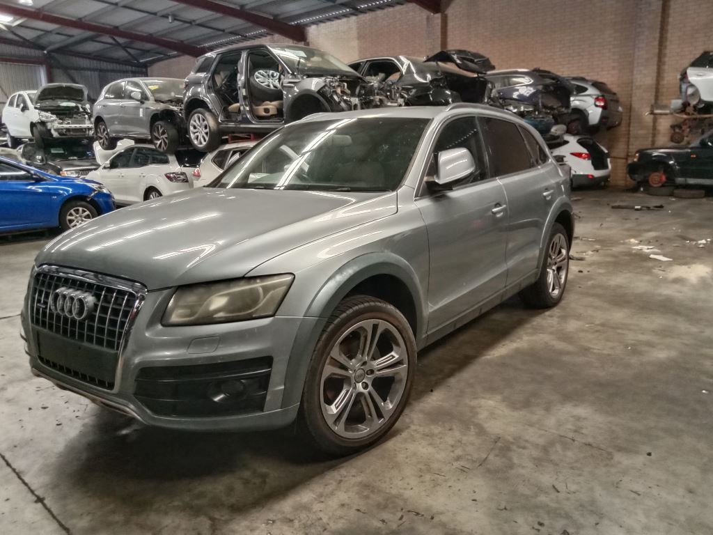 P5177 - Audi Q5 2010 Grey Wrecking - Image 14