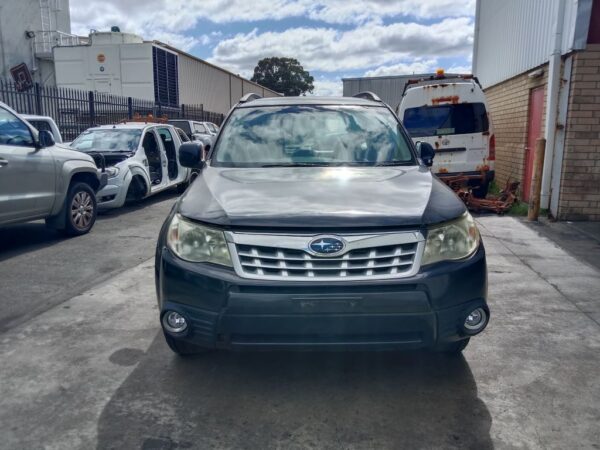 P5178 - Subaru Forester 2012 Grey Wrecking