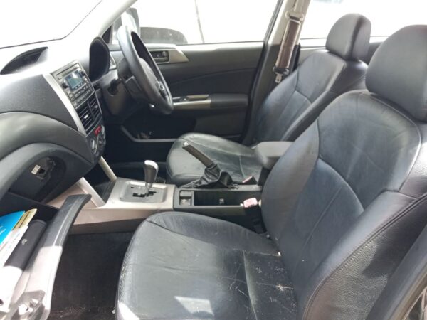 P5178 - Subaru Forester 2012 Grey Wrecking - Image 7