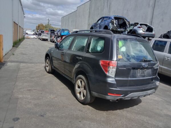 P5178 - Subaru Forester 2012 Grey Wrecking - Image 10