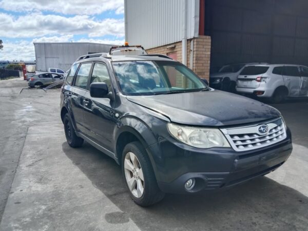 P5178 - Subaru Forester 2012 Grey Wrecking - Image 13
