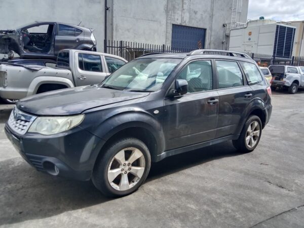 P5178 - Subaru Forester 2012 Grey Wrecking - Image 14