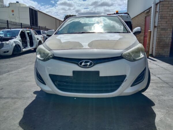 P5179 - Hyundai i20 2015 White Wrecking