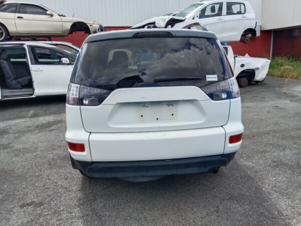P5180 - Mitsubishi outlander 2011 White Wrecking - Image 14