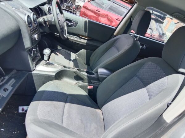 P5181 - Nissan Dualis 2011 Silver Wrecking - Image 2