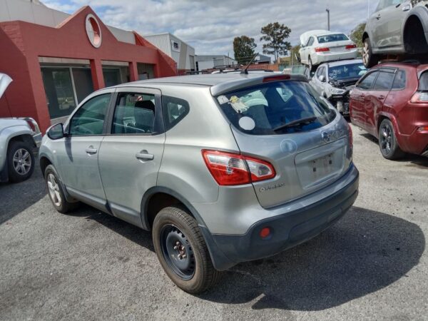 P5181 - Nissan Dualis 2011 Silver Wrecking - Image 11