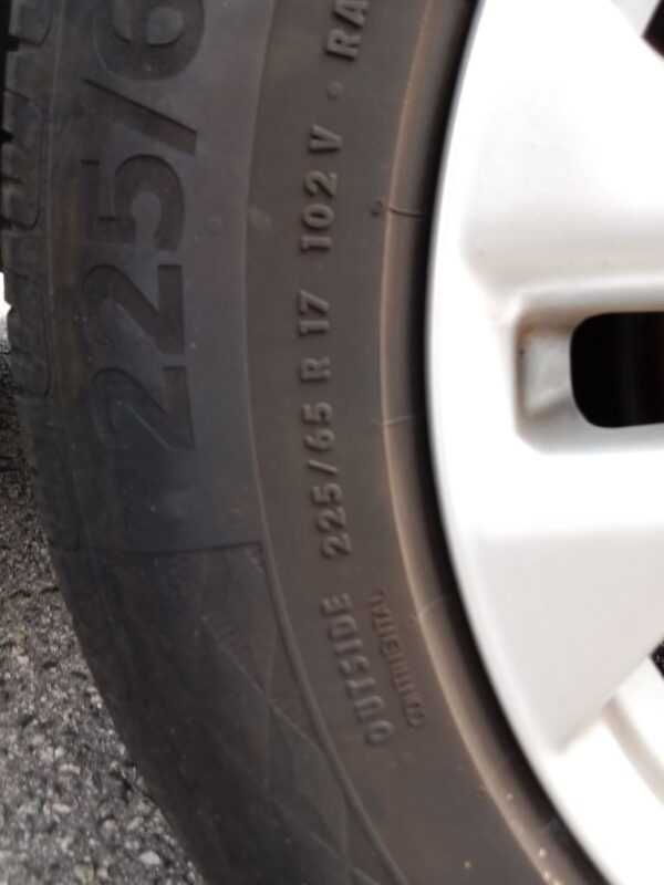 P5182 - Nissan X trail 2014 White Wrecking - Image 5