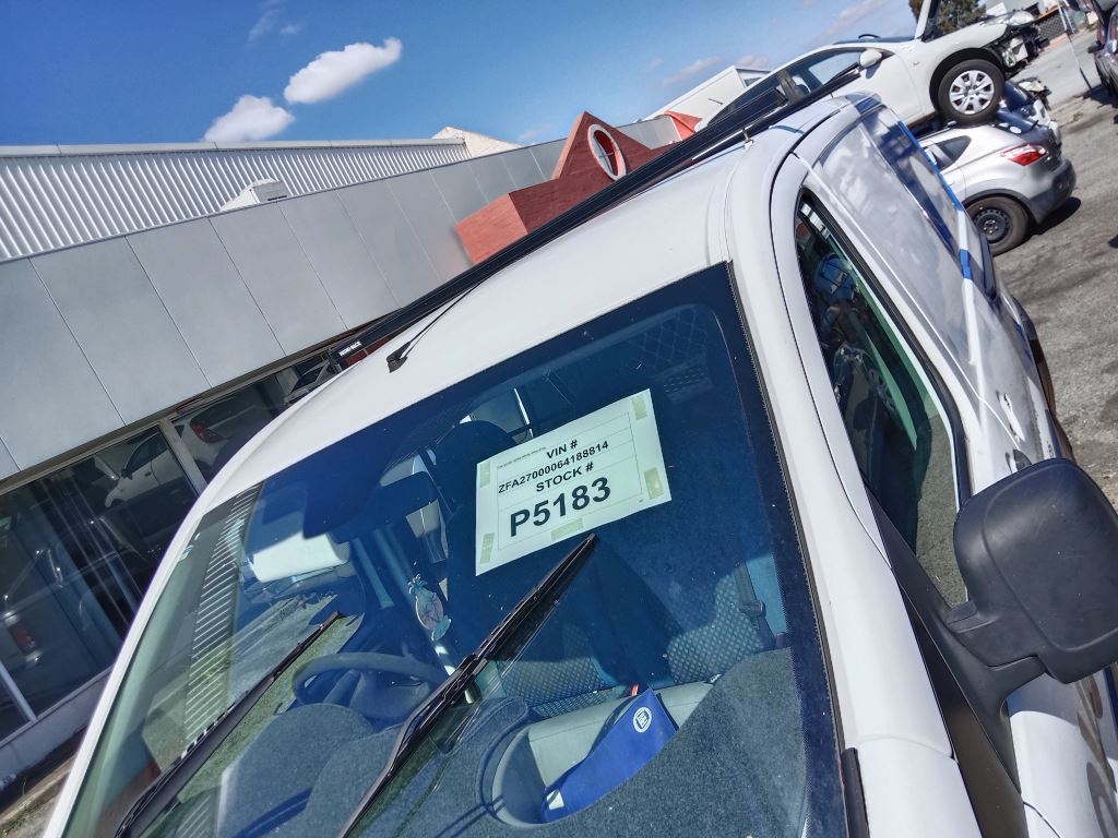 P5183 - Fiat scudo 2010 White Wrecking - Image 2