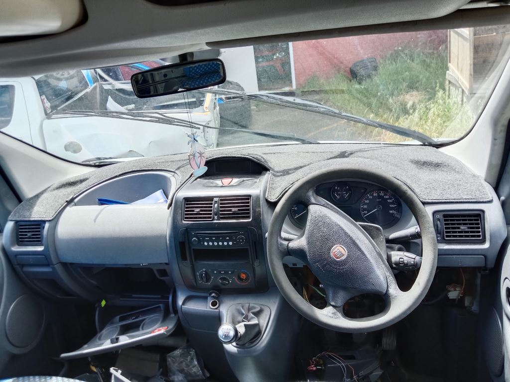 P5183 - Fiat scudo 2010 White Wrecking - Image 7