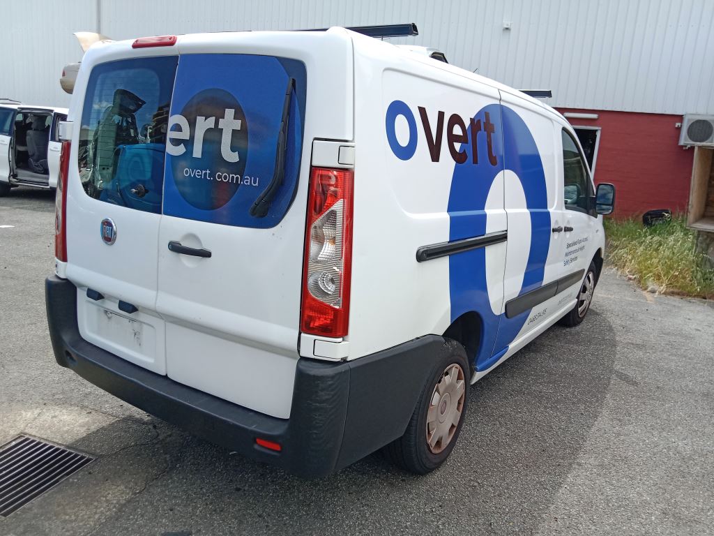 P5183 - Fiat scudo 2010 White Wrecking - Image 11