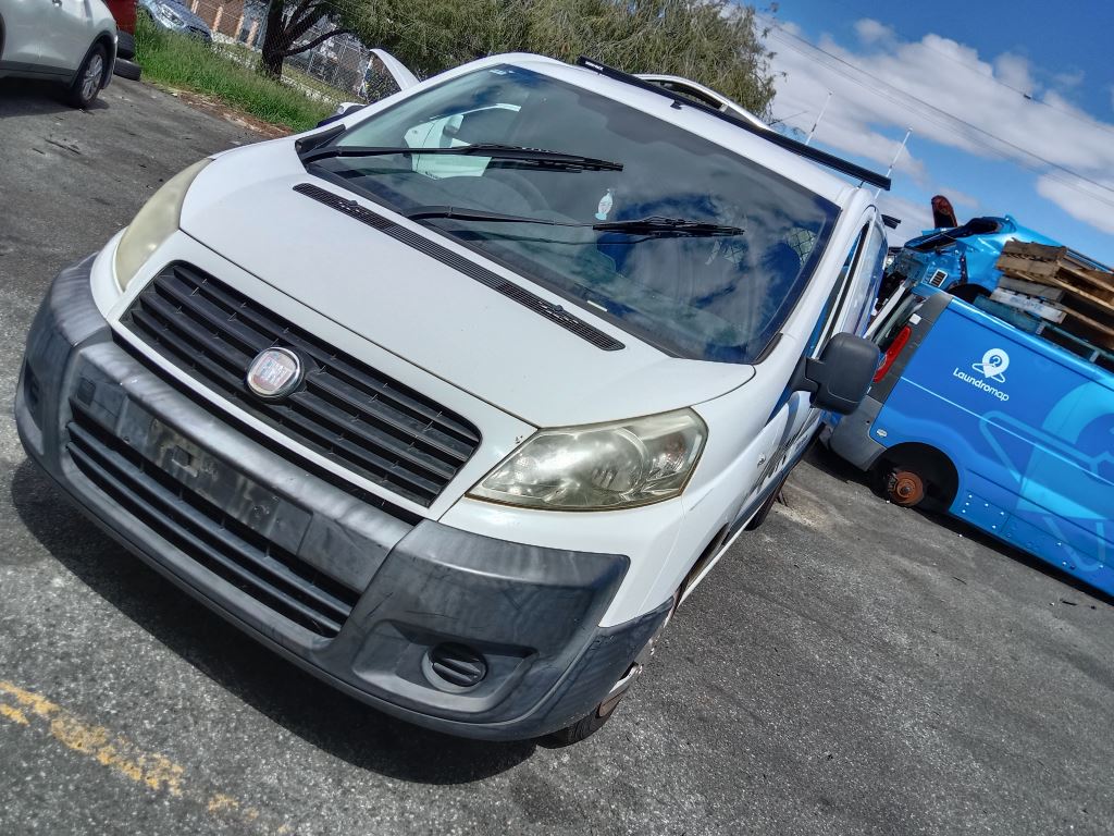 P5183 - Fiat scudo 2010 White Wrecking - Image 14