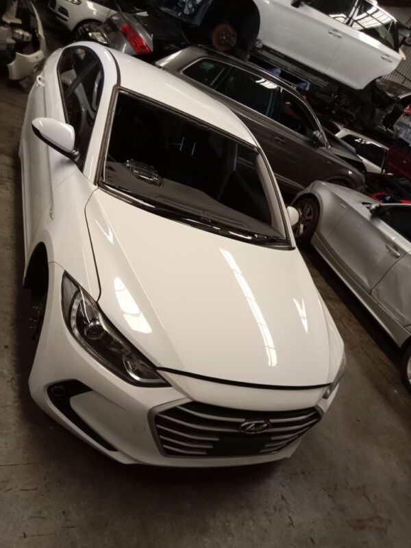 P5184 - Hyundai Elantra 2016 White Wrecking