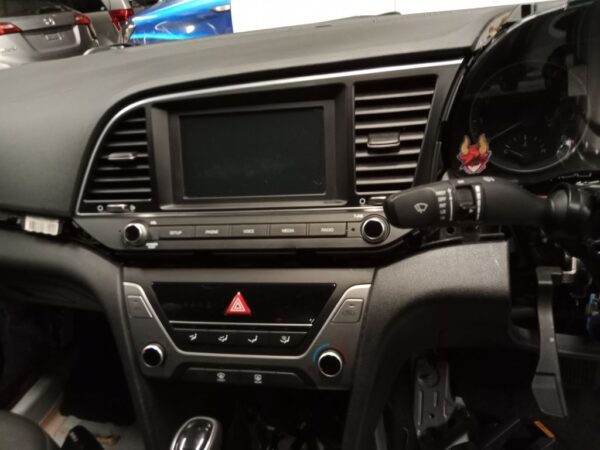 P5184 - Hyundai Elantra 2016 White Wrecking - Image 5