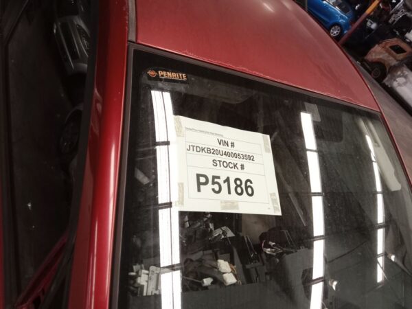 P5186 - Toyota Prius Hybrid 2004 Red Wrecking - Image 12