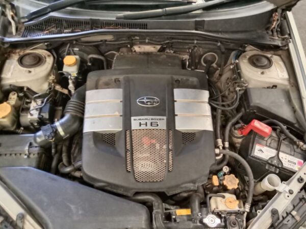 P5187 - Subaru outback 2004 Gold Wrecking - Image 3