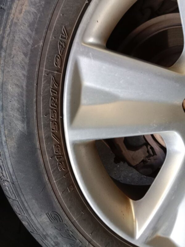 P5187 - Subaru outback 2004 Gold Wrecking - Image 8