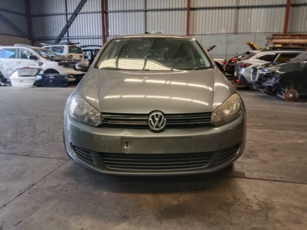 P5188 - Volkswagen golf TSI 2010 Grey Wrecking