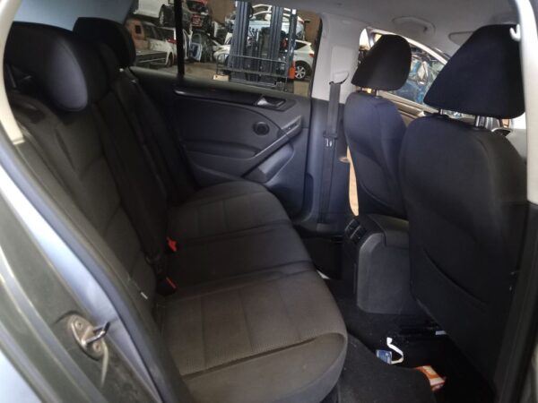 P5188 - Volkswagen golf TSI 2010 Grey Wrecking - Image 3