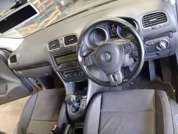 P5188 - Volkswagen golf TSI 2010 Grey Wrecking - Image 4